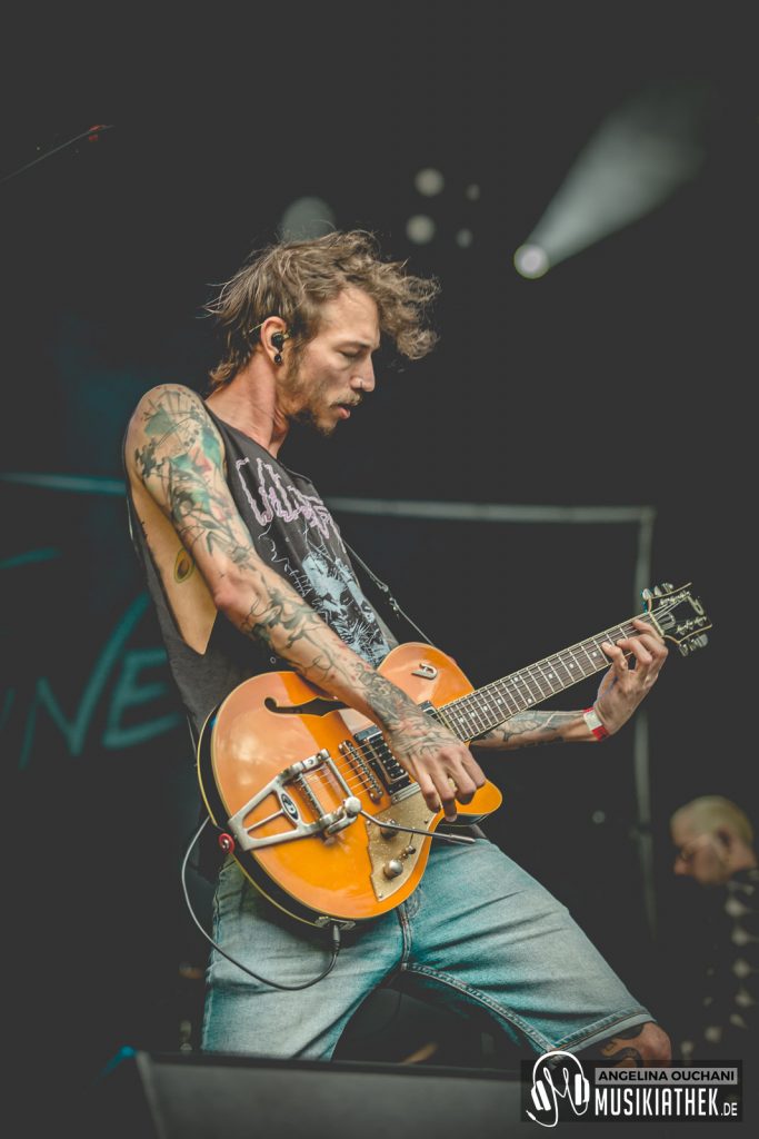 Deine Cousine-26-89595075