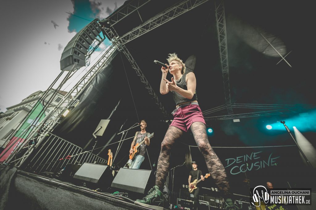 Deine Cousine-3-dba986f7