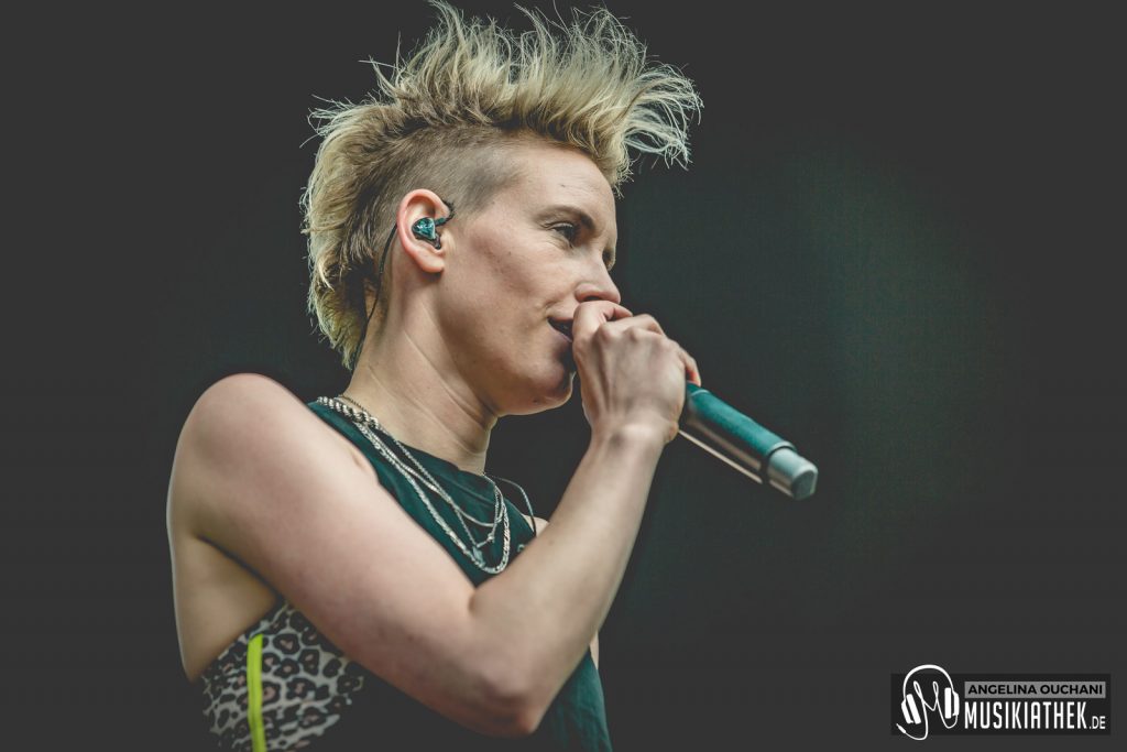 Deine Cousine-32-998e86ec