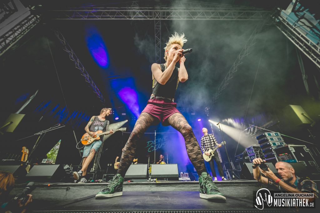 Deine Cousine-35-3c849769