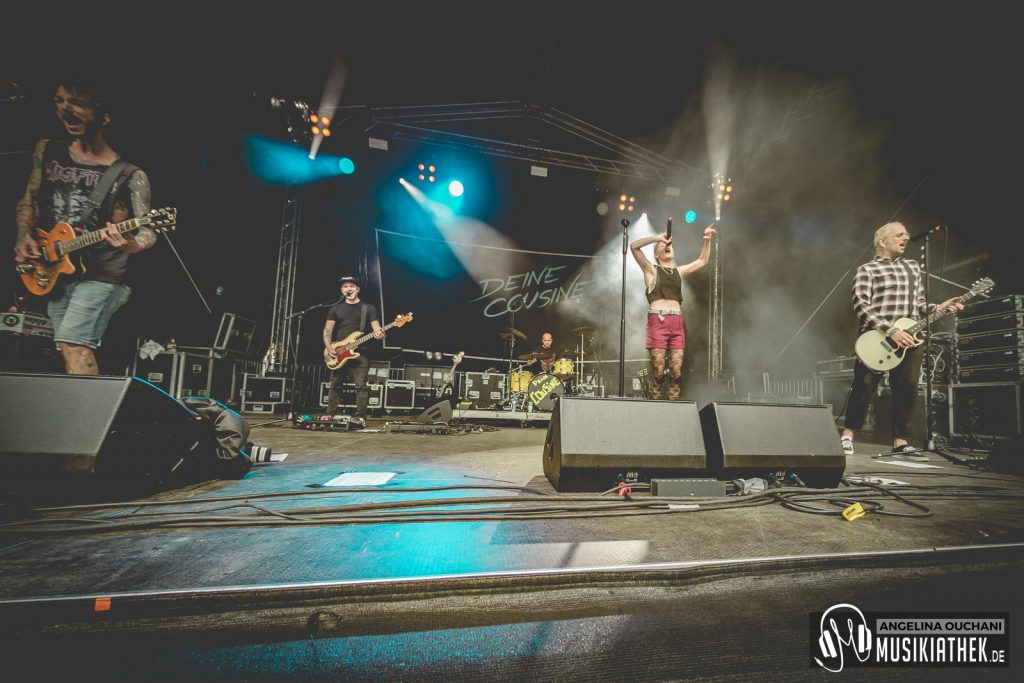 Deine Cousine-4-ceefc111