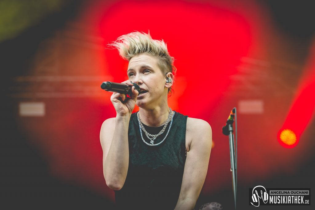 Deine Cousine-42-38c97229