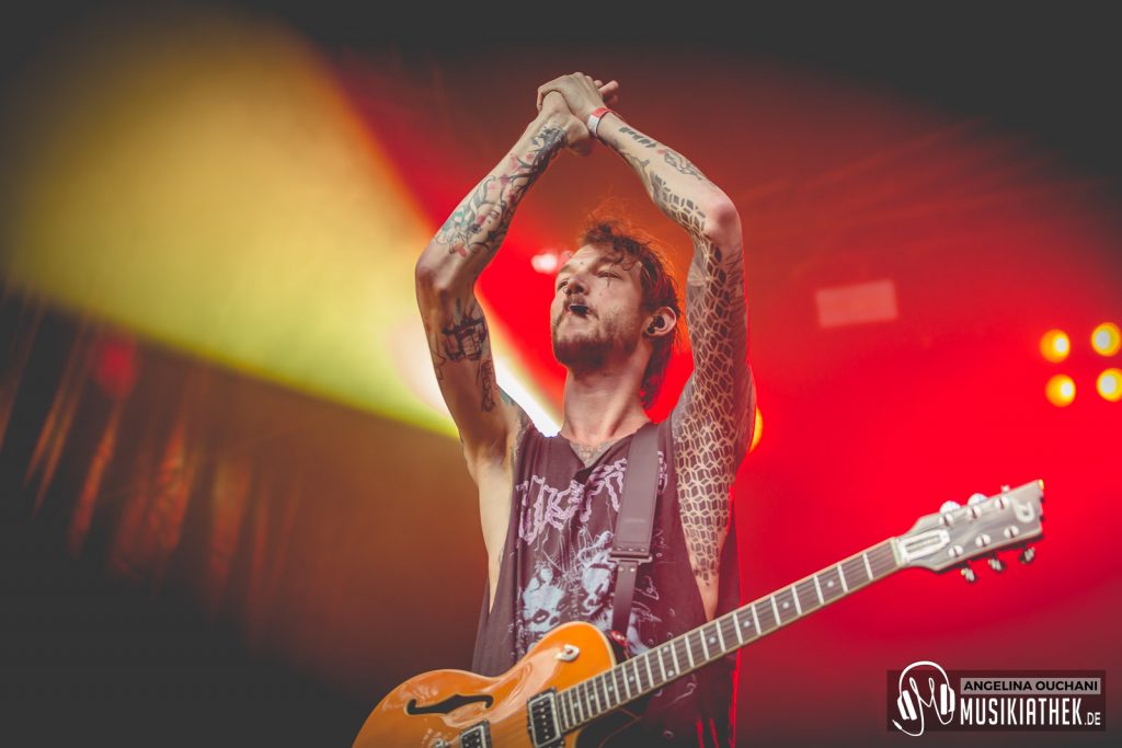 Deine Cousine-48-040fca26