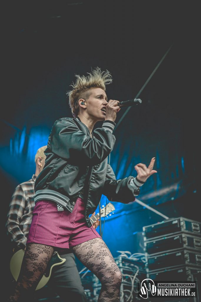 Deine Cousine-6-73bd98e4