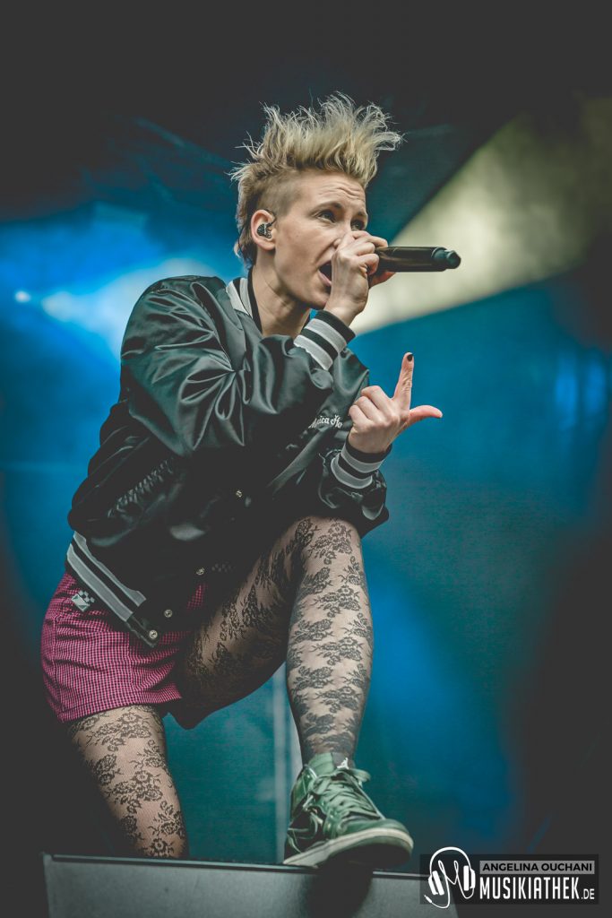 Deine Cousine-8-dc9f5dd5