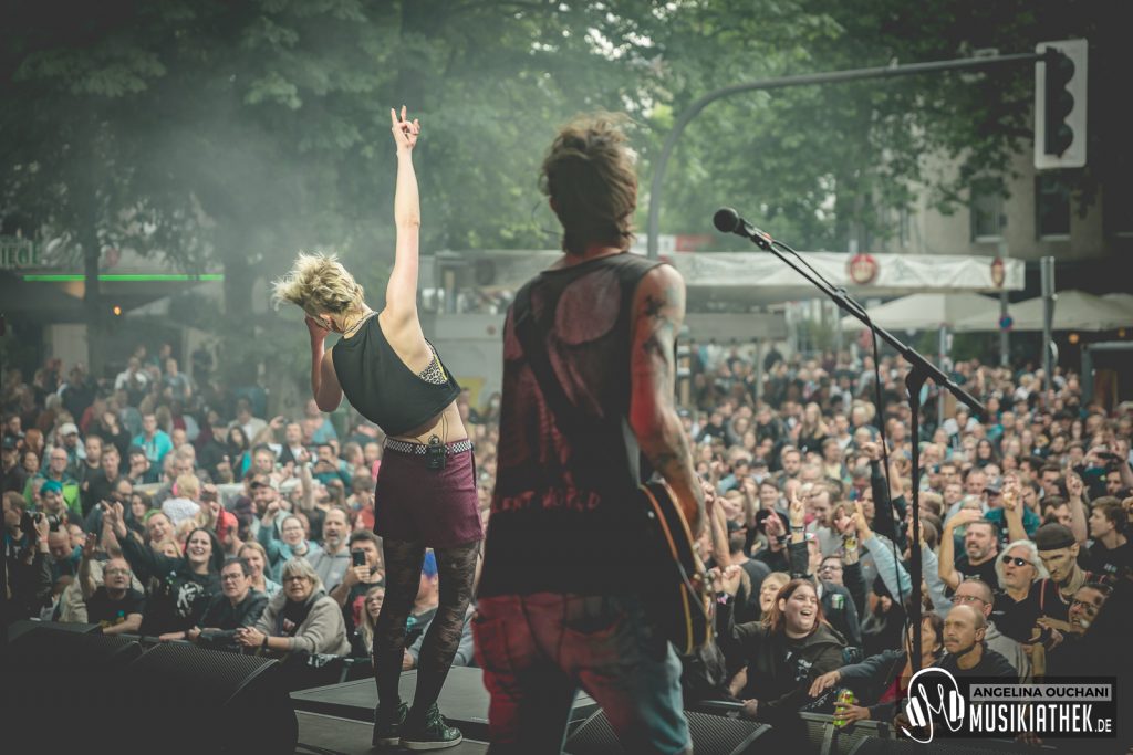 Deine-Cousine-Angelina-Ouchani-52-6ca4db31-4af5a995