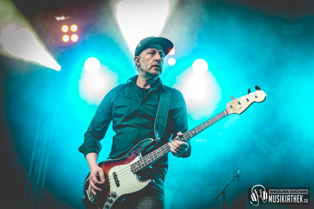 LongDistanceCalling-12-e9263fe7