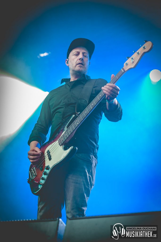 LongDistanceCalling-4-b519cd6f