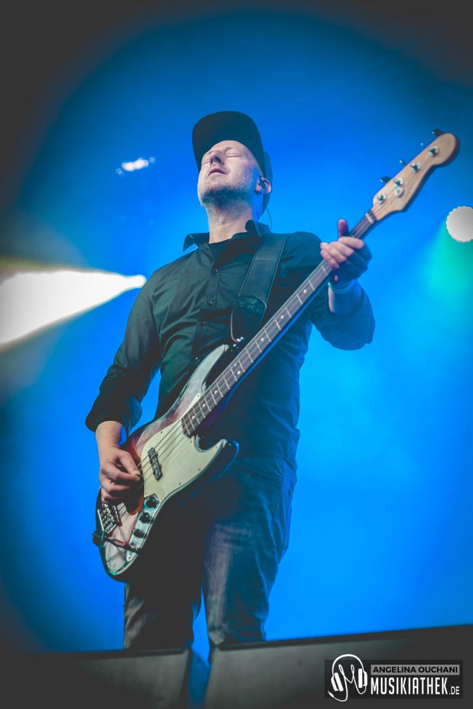 LongDistanceCalling-5-ebb6752a