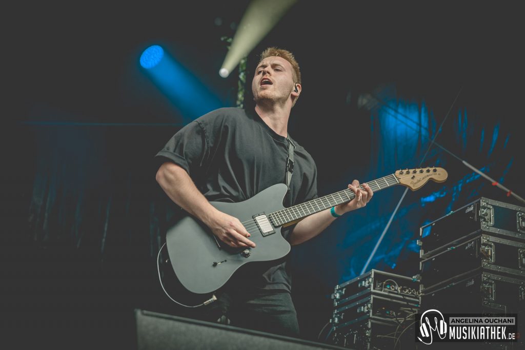 The Narrator-12-1bdd93a1