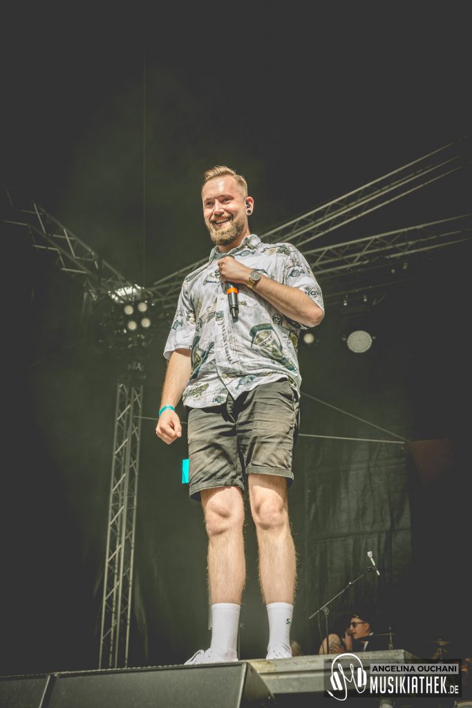 The Narrator-13-1f91b0ac