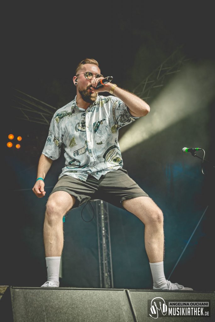 The Narrator-6-c9a564a3