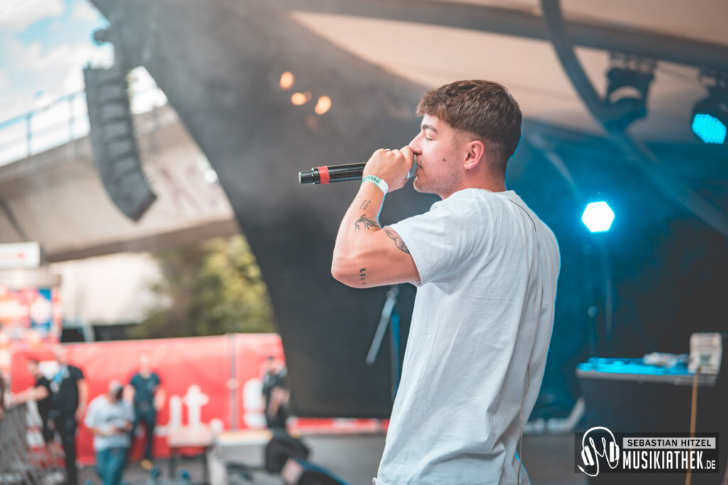 aaron @ sebastian hitzel musikiathek-13