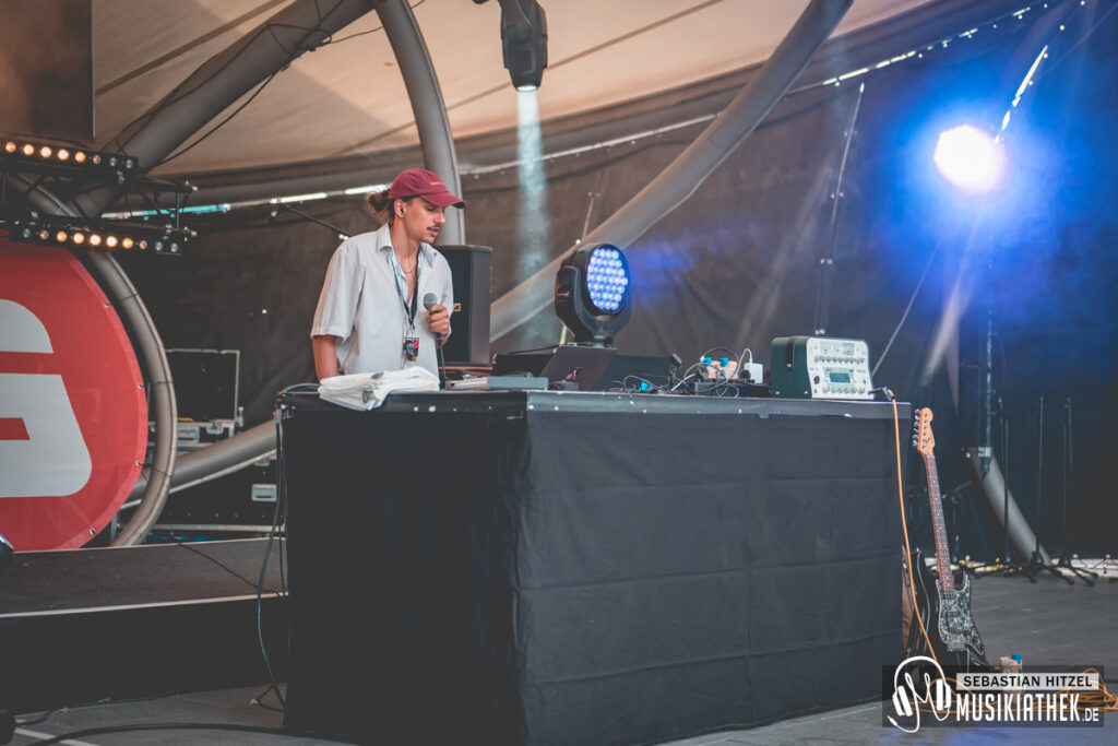 aaron @ sebastian hitzel musikiathek-2