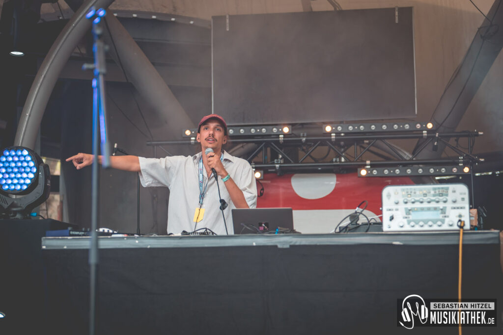 aaron @ sebastian hitzel musikiathek-3