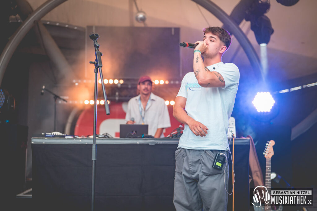 aaron @ sebastian hitzel musikiathek-5