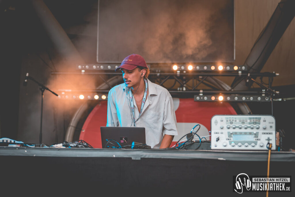 aaron @ sebastian hitzel musikiathek-8