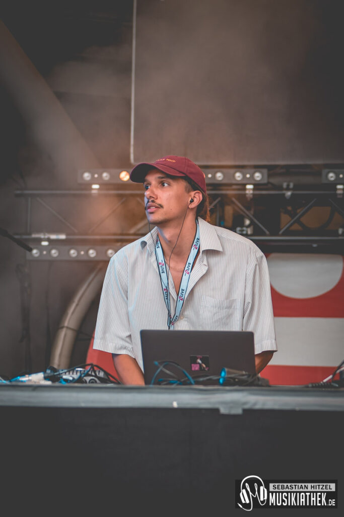 aaron @ sebastian hitzel musikiathek-9