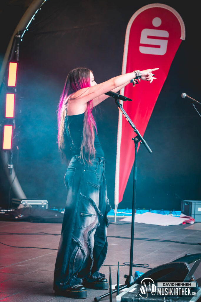 Sarah-Huebers-by-David-Hennen-Musikiathek-1