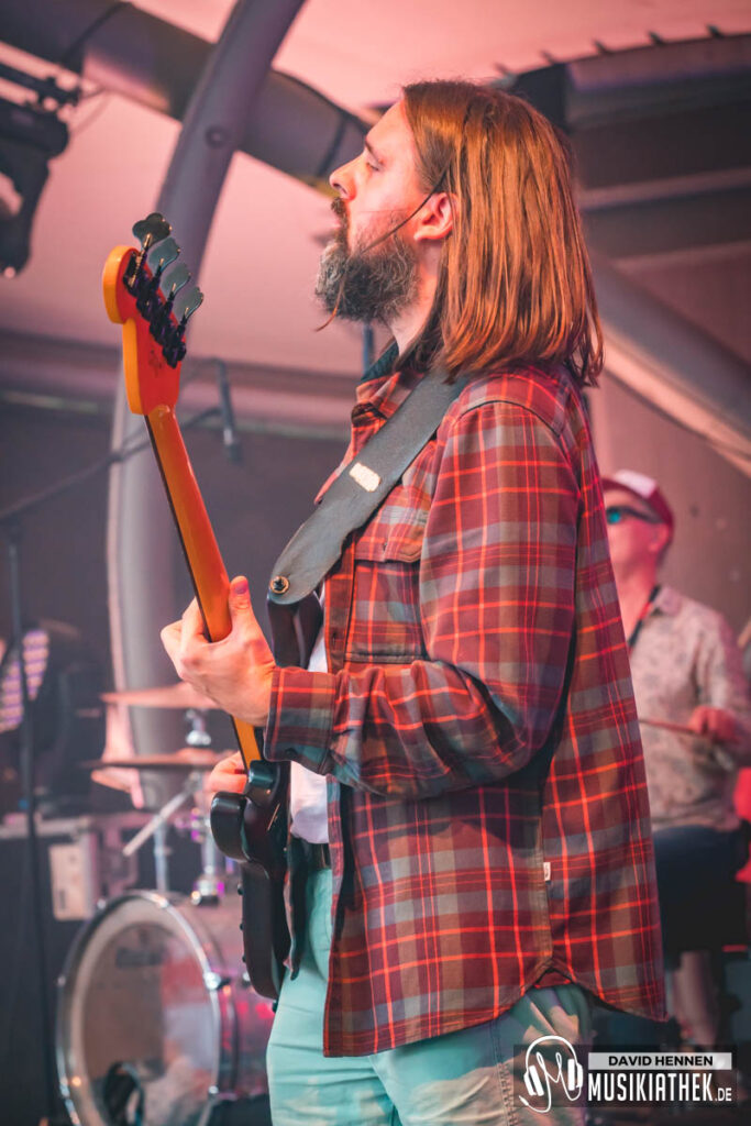 The-Drug-by-David-Hennen-Musikiathek-4