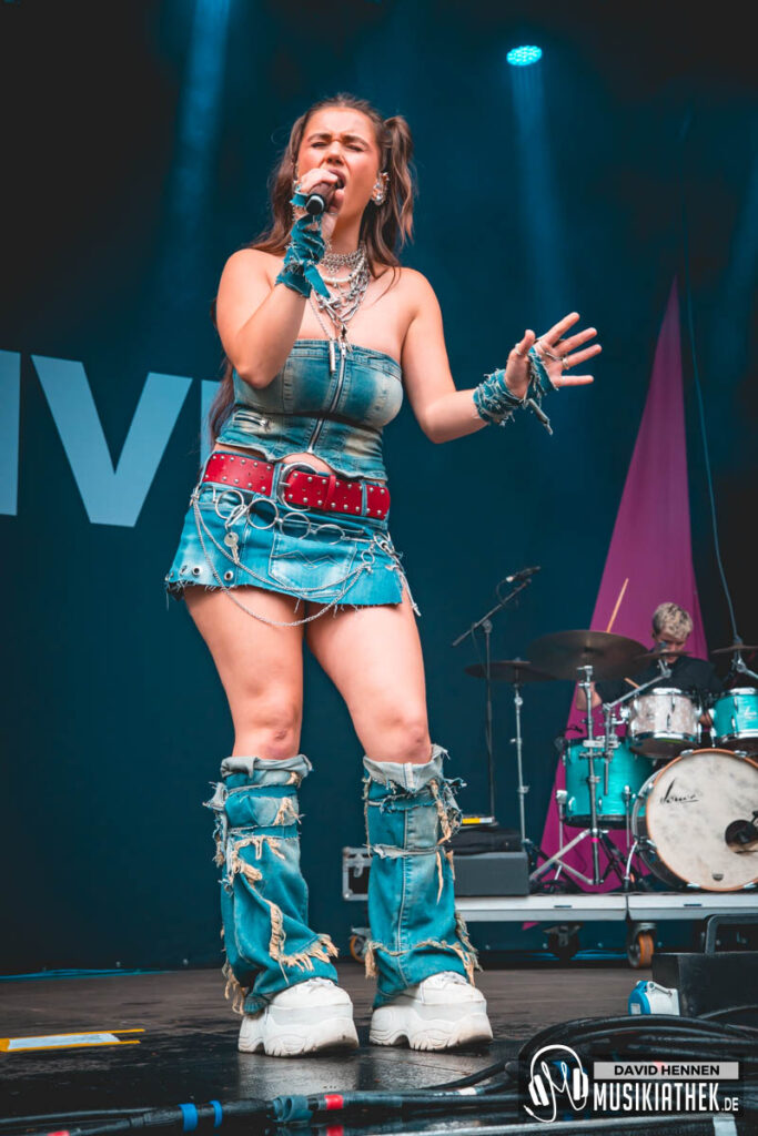 Tiffany-Aris-by-David-Hennen-Musikiathek-11