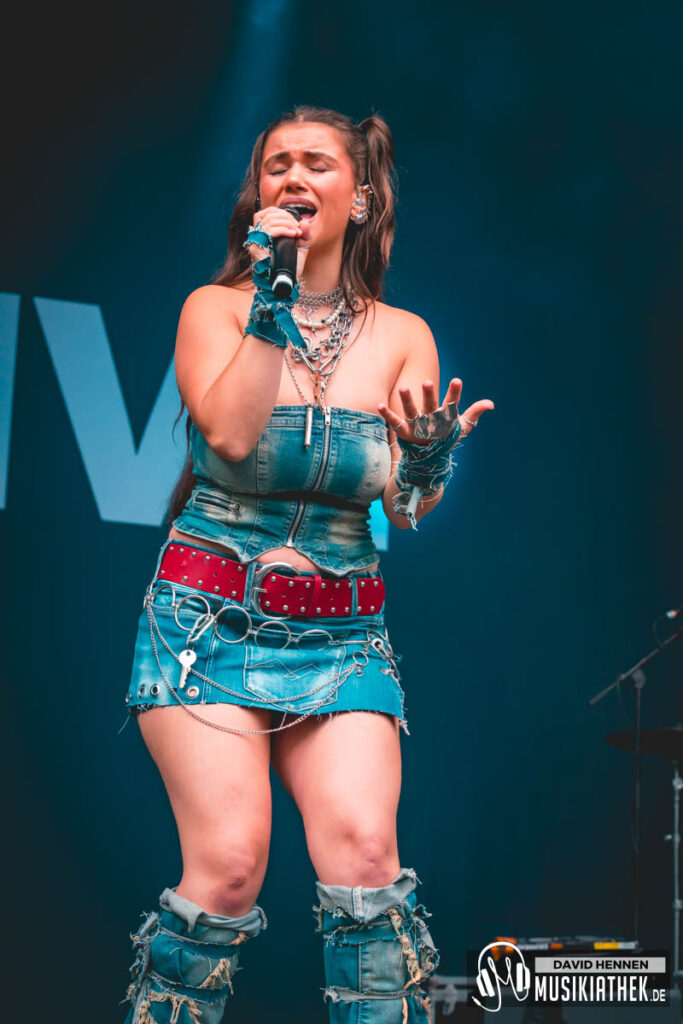 Tiffany-Aris-by-David-Hennen-Musikiathek-7